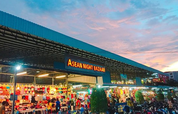 Asean Night Bazaar, Hatyai in Thailand