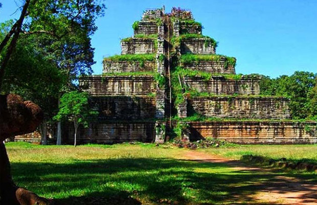 Foof of Phnom Tbeng Wat Bak Kam in Cambodia