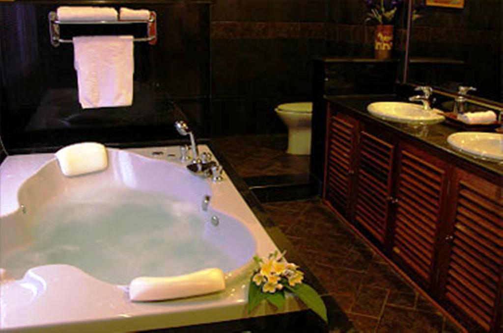 Champasak Palace Hotel