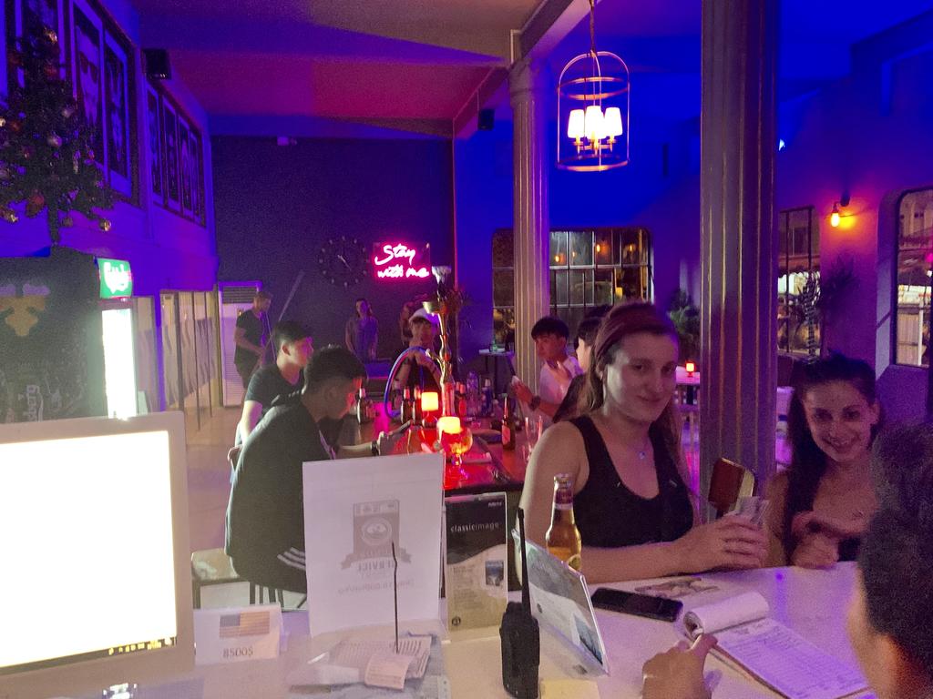 You Empire Hostel & Bar