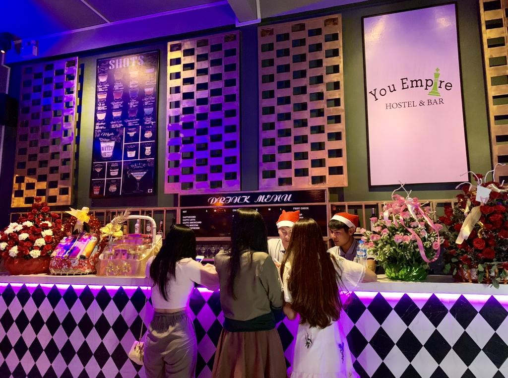 You Empire Hostel & Bar