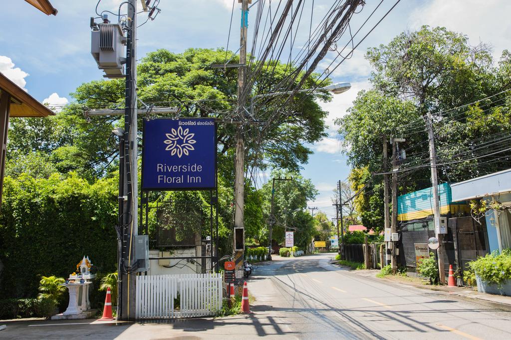Riverside Floral Inn