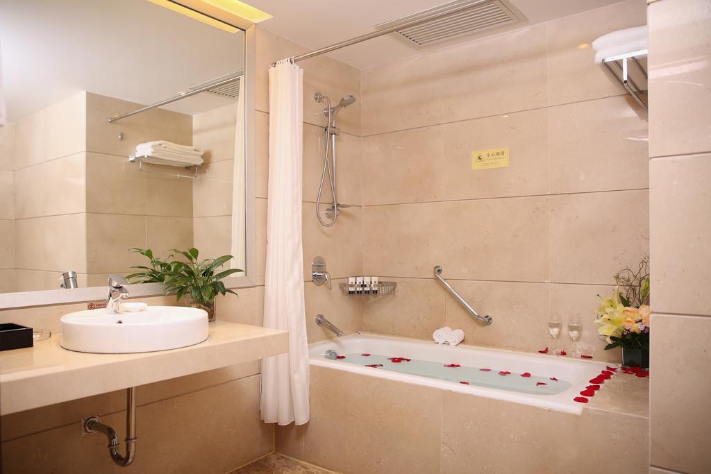 Shenzhen Best Western Felicity Hotel, Luohu Railway Station