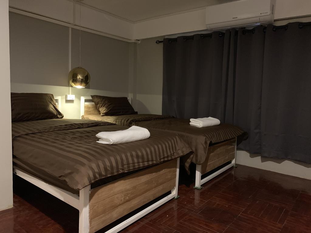 You Empire Hostel & Bar