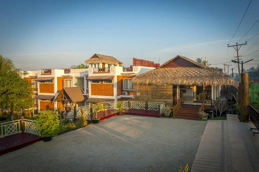 Hotel Queen Jamadevi