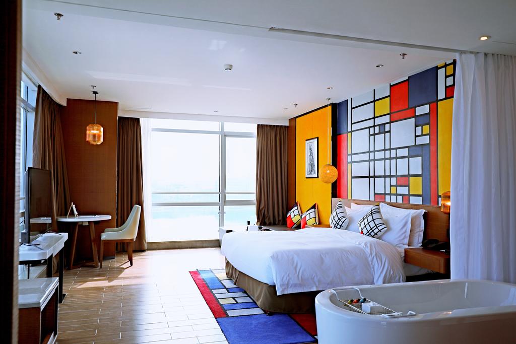 Hisilk Artwork Center Fliport Coso Hotel