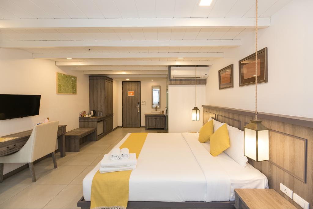 Riverside Floral Inn
