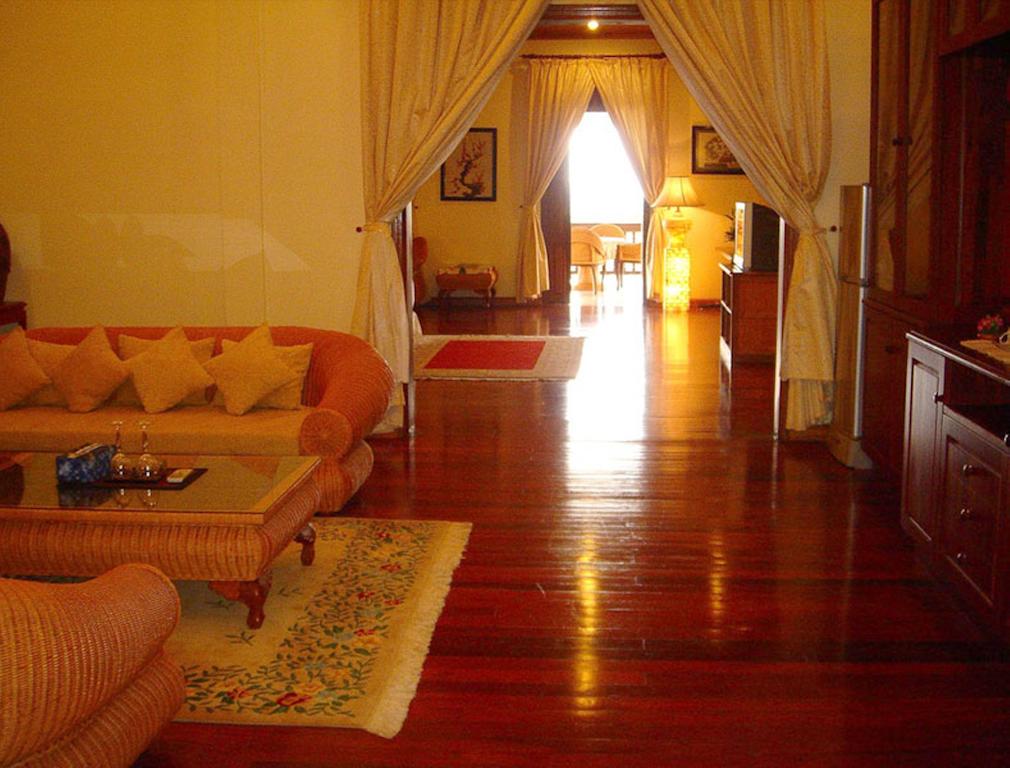 Champasak Palace Hotel