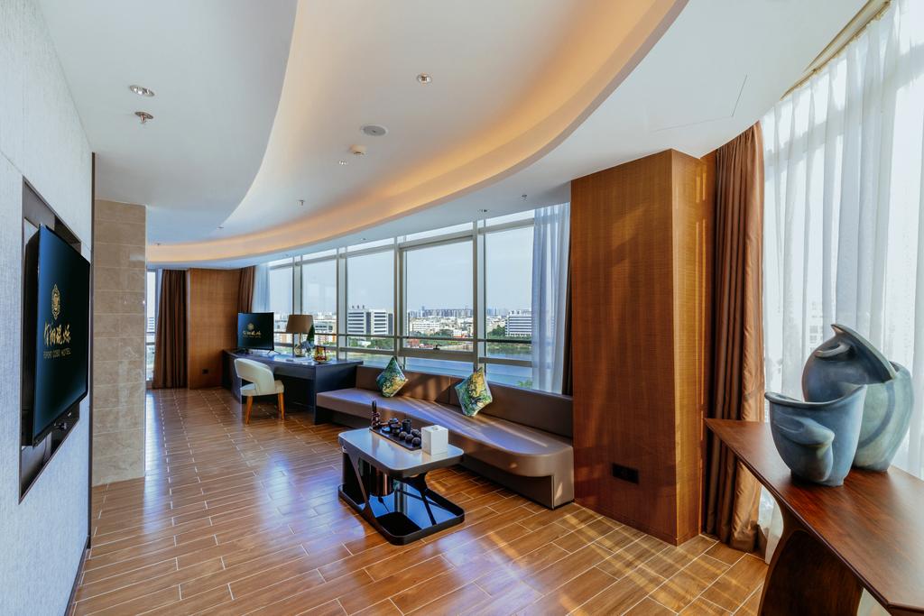 Hisilk Artwork Center Fliport Coso Hotel