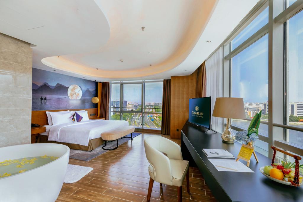 Hisilk Artwork Center Fliport Coso Hotel