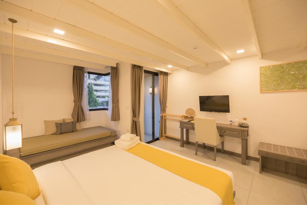 Riverside Floral Inn
