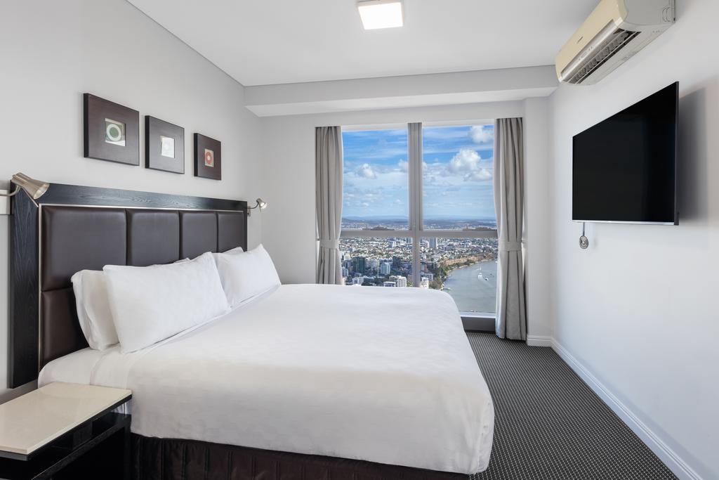 Meriton Suites Adelaide Street