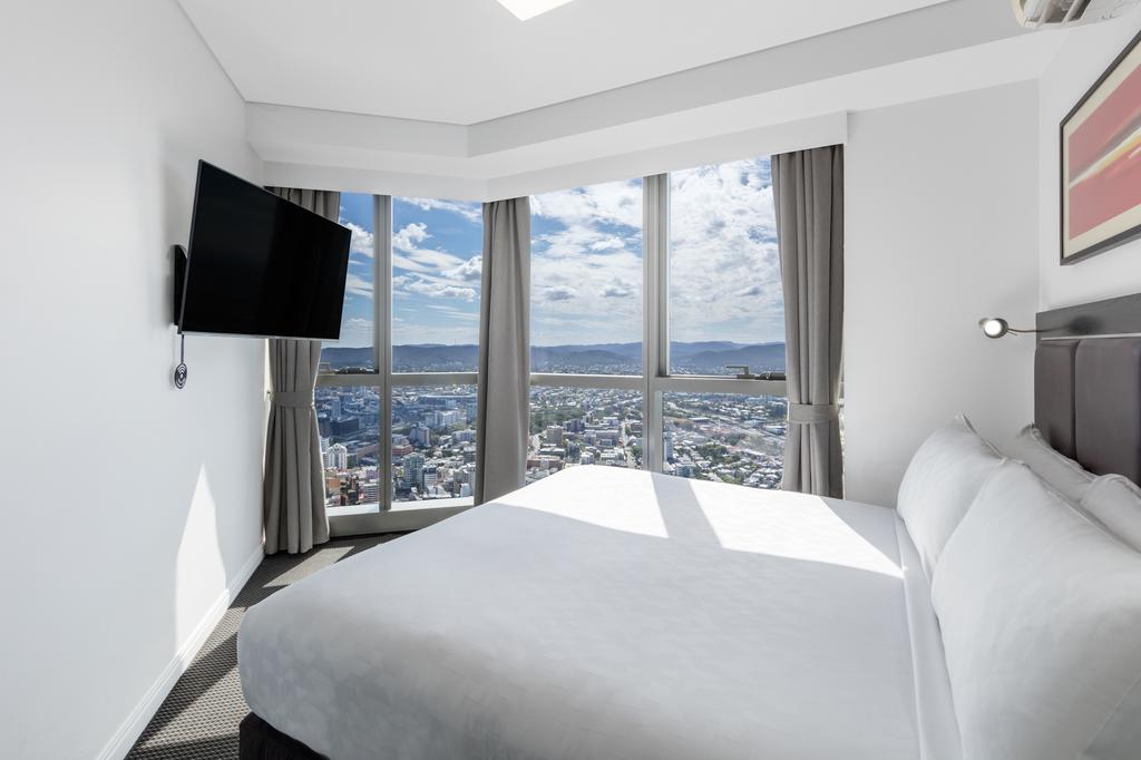 Meriton Suites Adelaide Street