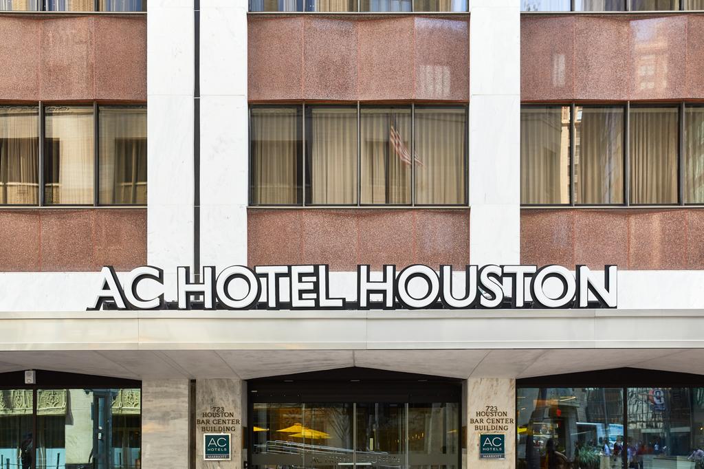 AC Hotel by Marriott Houston Downtown