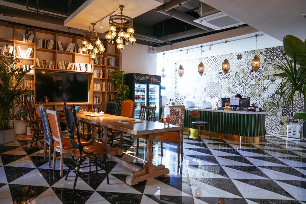 POSHPACKER·Chengdu Local Tea Hostel