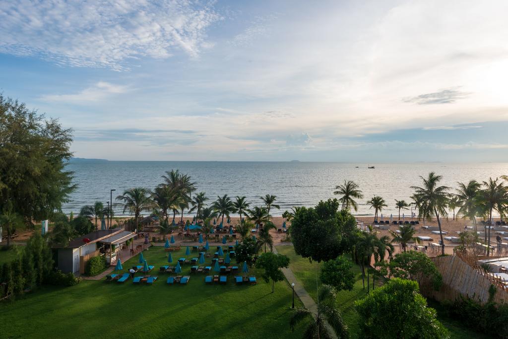 Pinnacle Grand Jomtien Resort and Beach Club