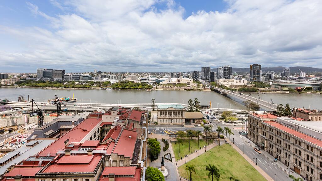 Oaks Brisbane Casino Tower Suites