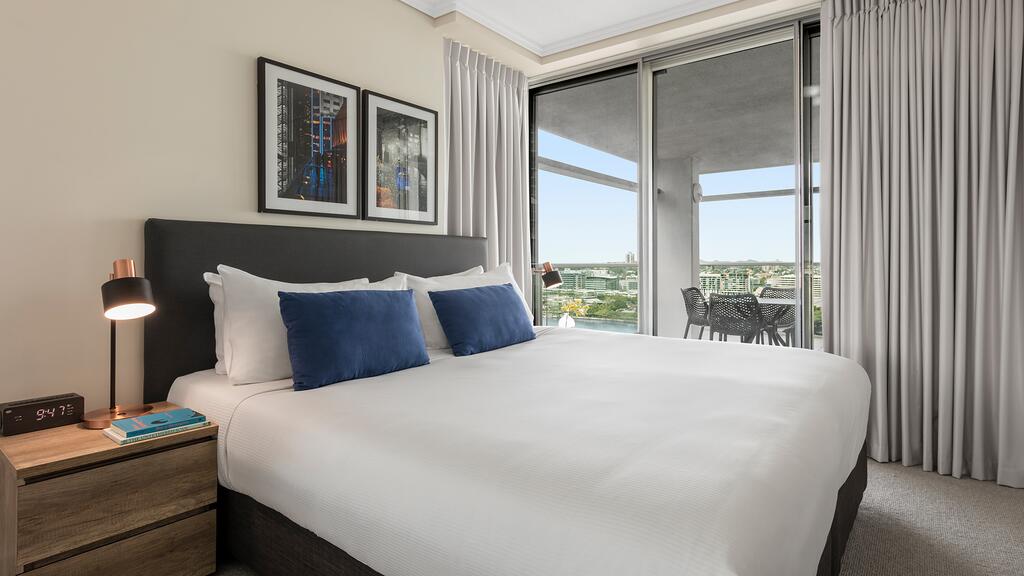 Oaks Brisbane Casino Tower Suites