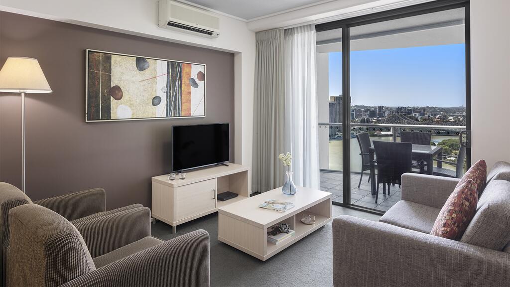 Oaks Brisbane on Felix Suites