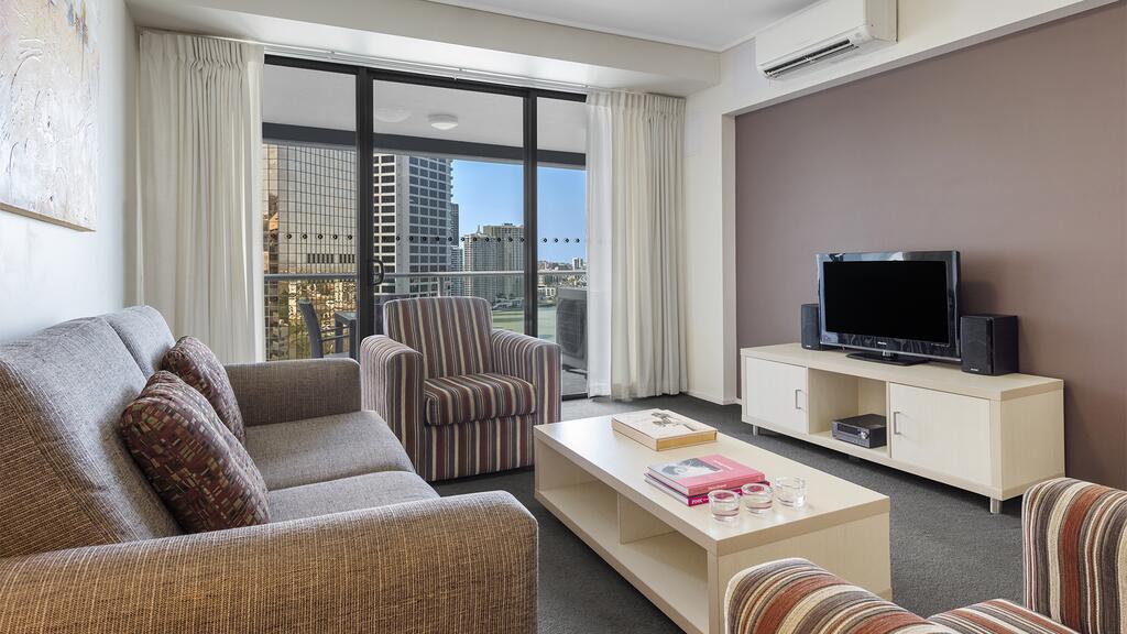 Oaks Brisbane on Felix Suites