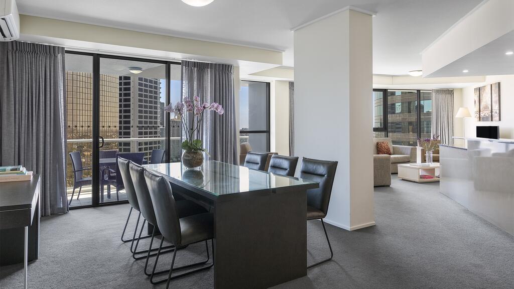 Oaks Brisbane on Felix Suites