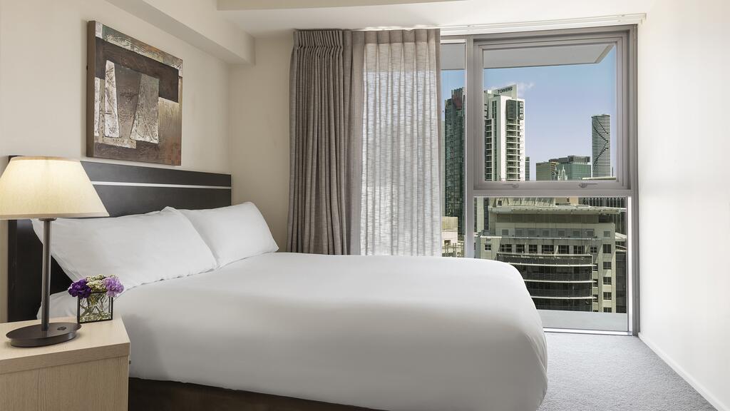 Oaks Brisbane on Felix Suites