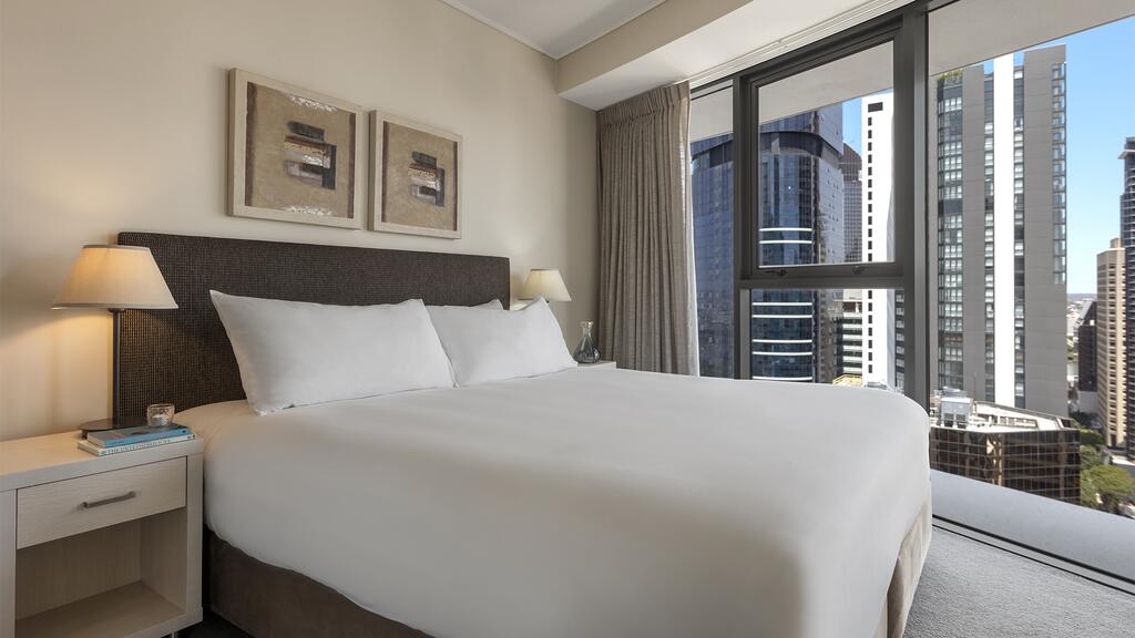 Oaks Brisbane on Felix Suites