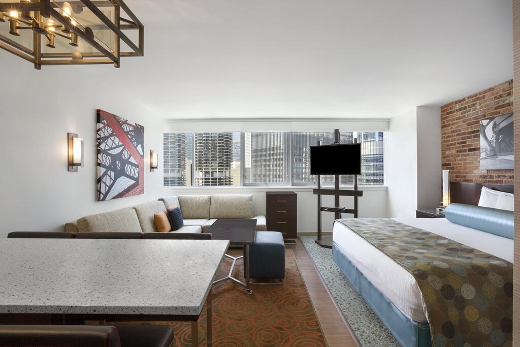 Royal Sonesta Chicago Riverfront