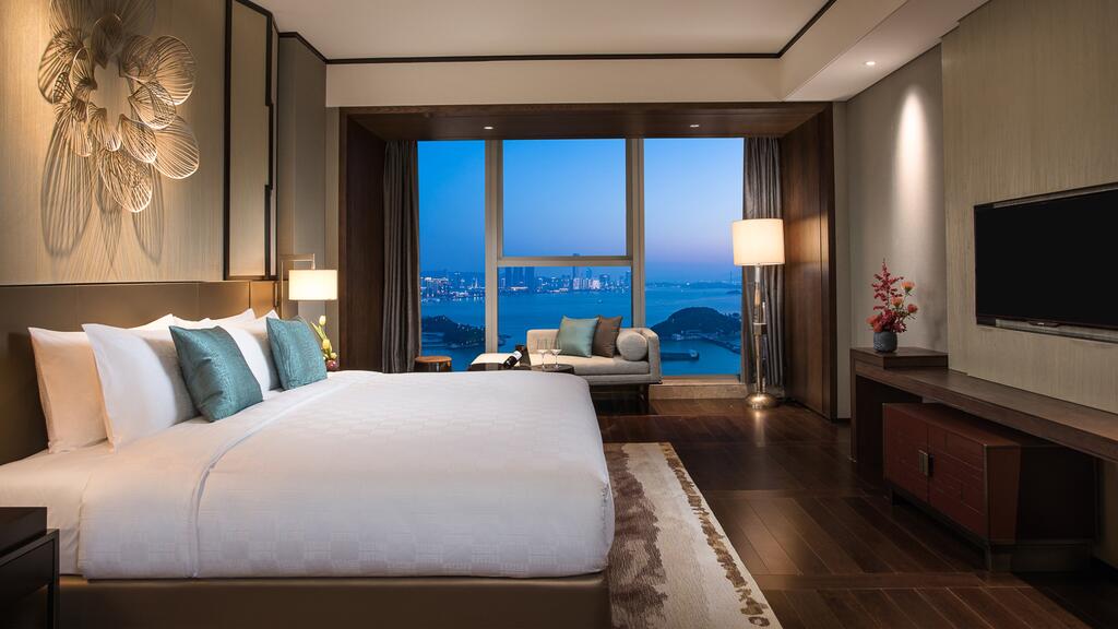 HUALUXE Xiamen Haicang - IHG
