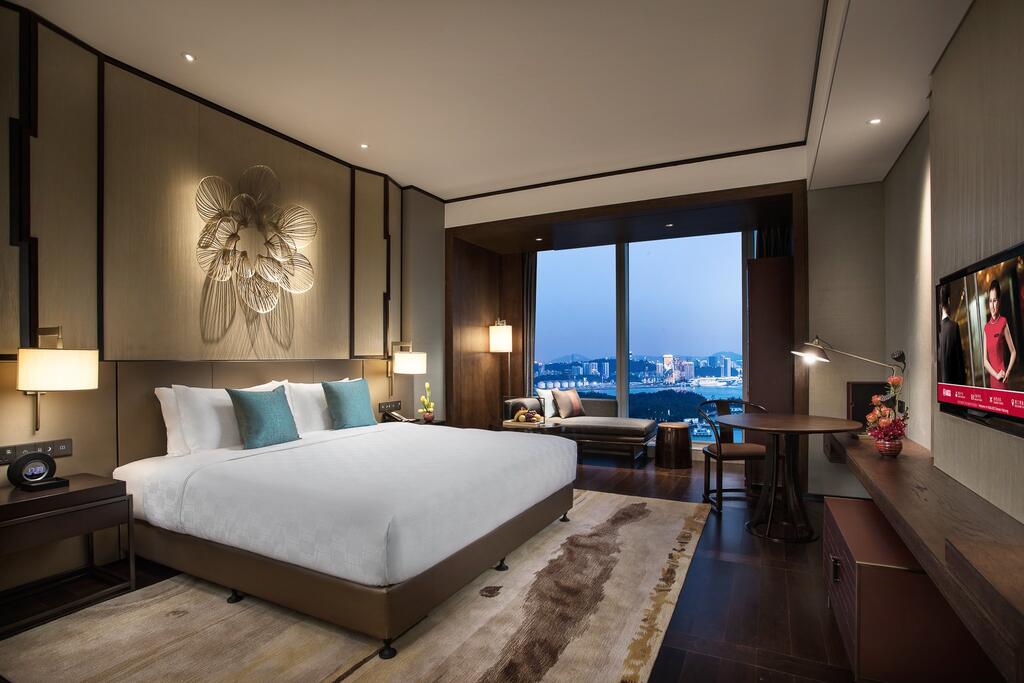 HUALUXE Xiamen Haicang - IHG