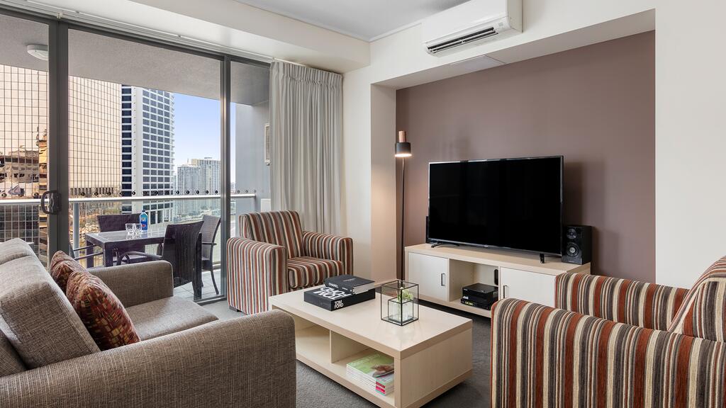 Oaks Brisbane on Felix Suites