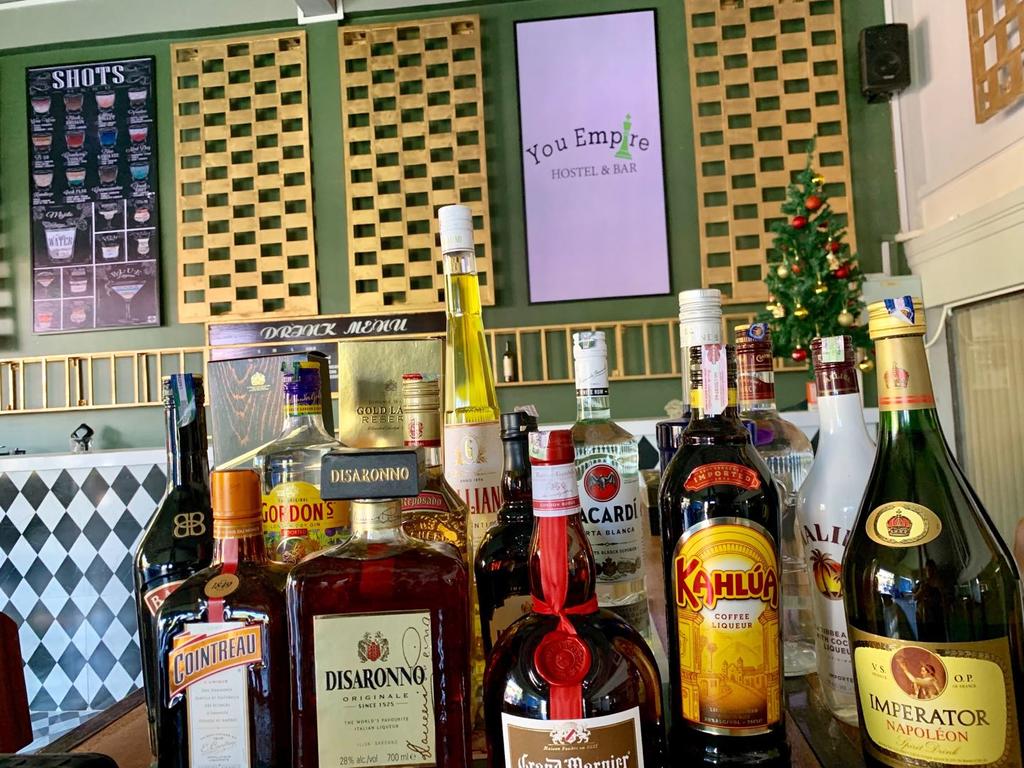You Empire Hostel & Bar