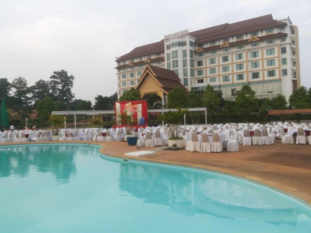 Arawan Riverside Hotel