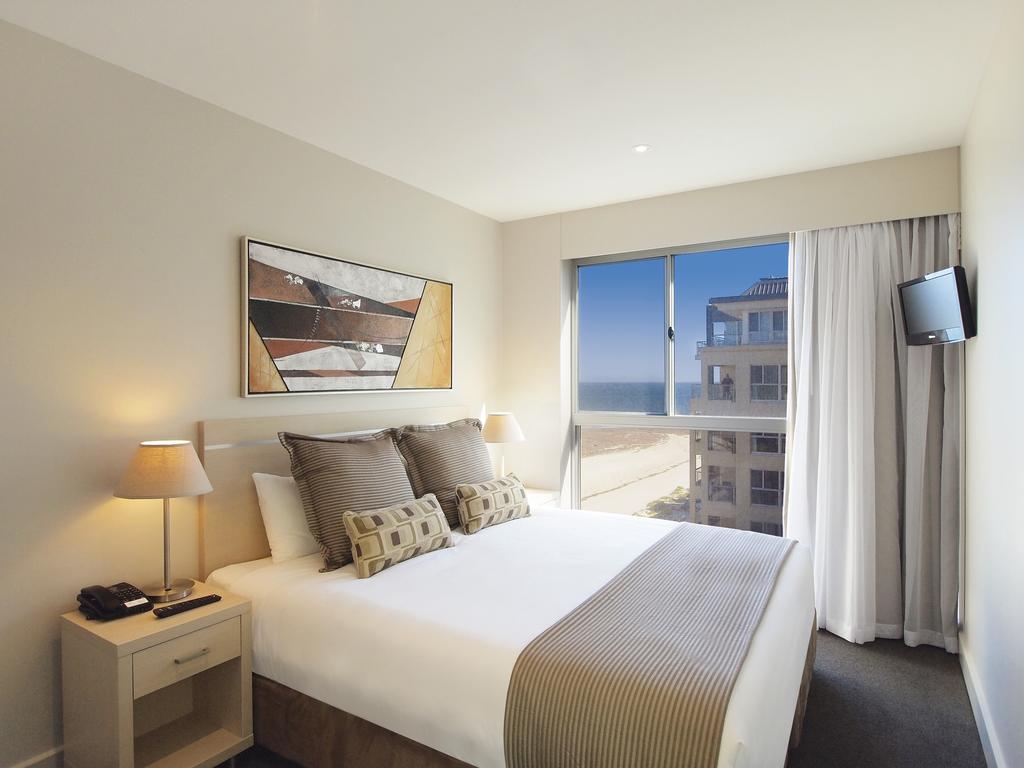 Oaks Glenelg Plaza Pier Suites