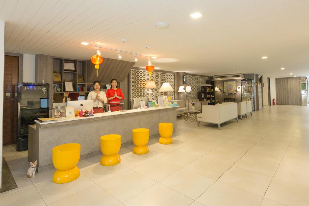 Riverside Floral Inn