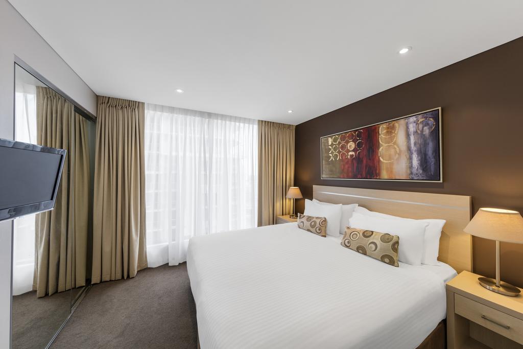 Oaks Adelaide Horizons Suites