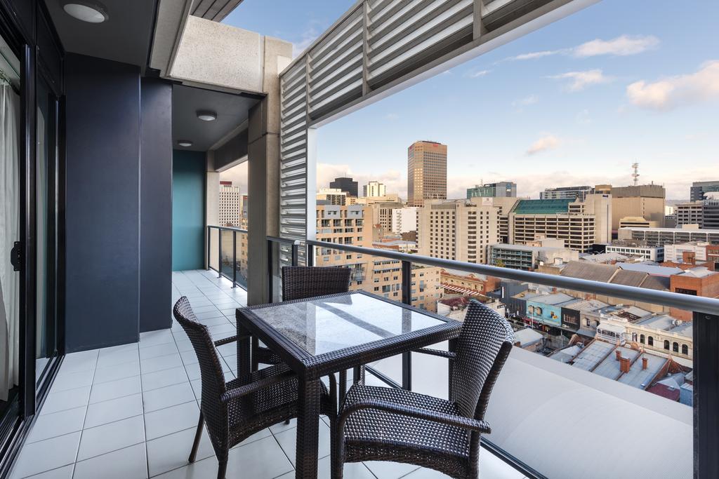 Oaks Adelaide Horizons Suites