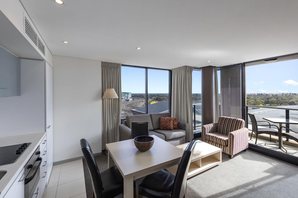 Oaks Adelaide Horizons Suites