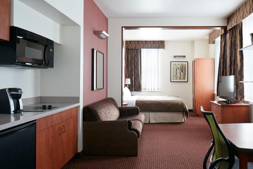 Club Quarters Hotel in Philadelphia