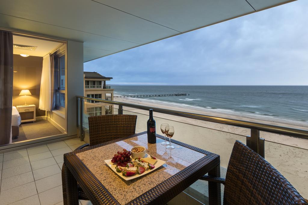 Oaks Glenelg Plaza Pier Suites